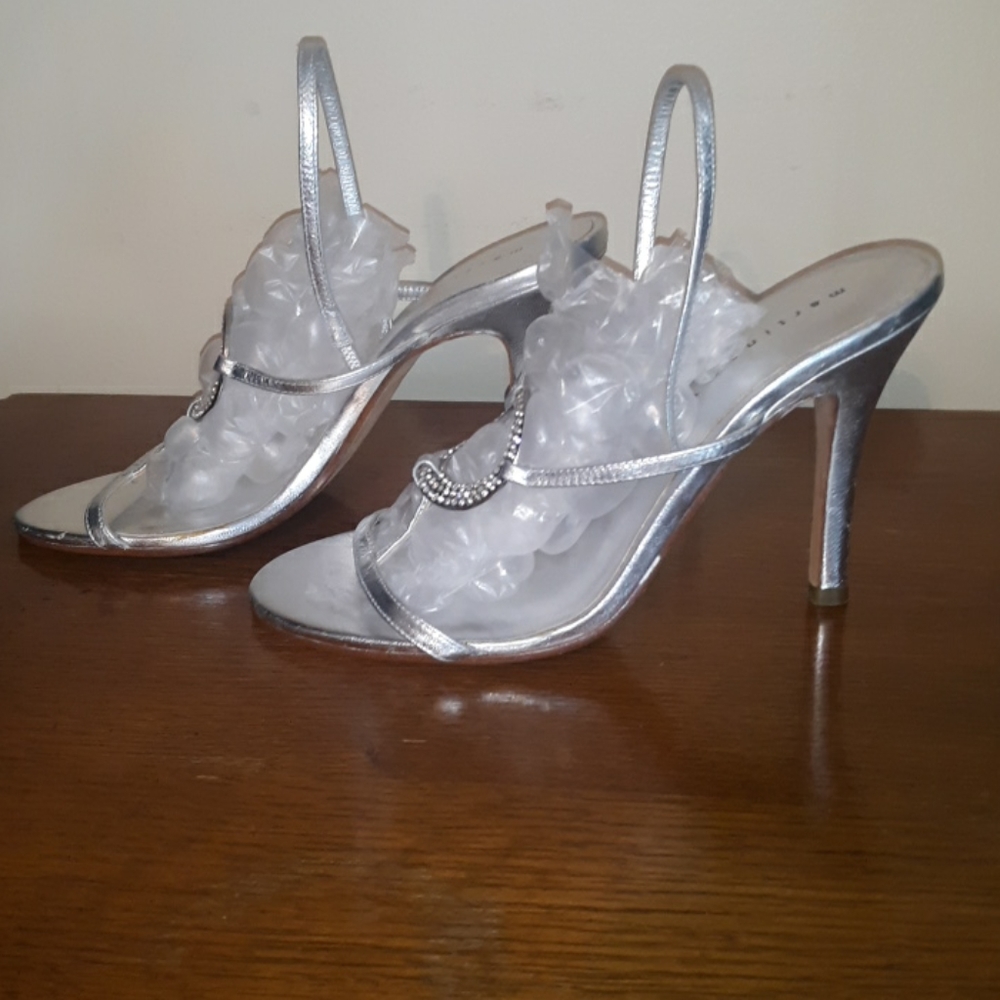 Shoes - Picture 3 of 7